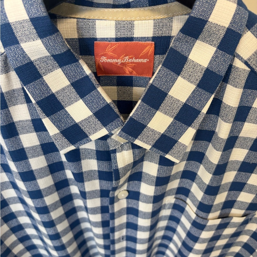 Men’s Tommy Bahama silk shirt